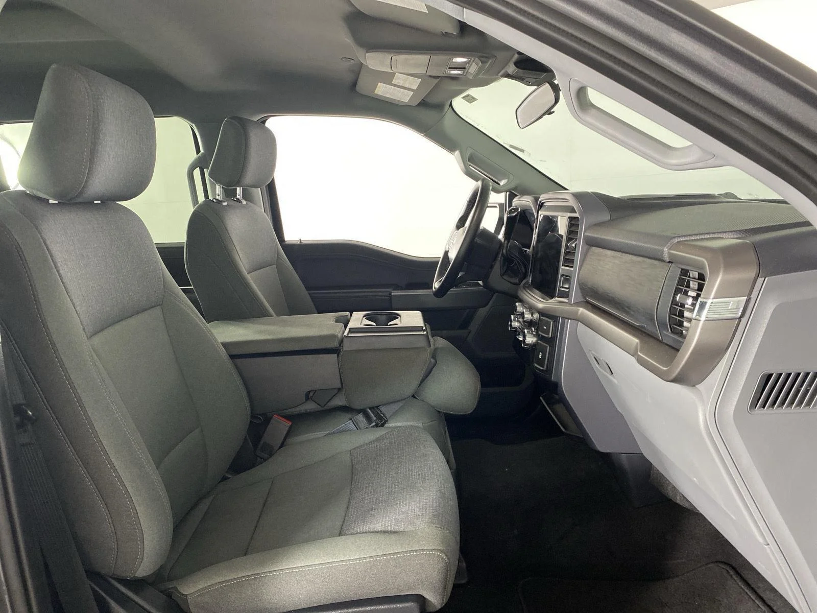 Used 2025 Carbonized Gray Ford XLT image 25