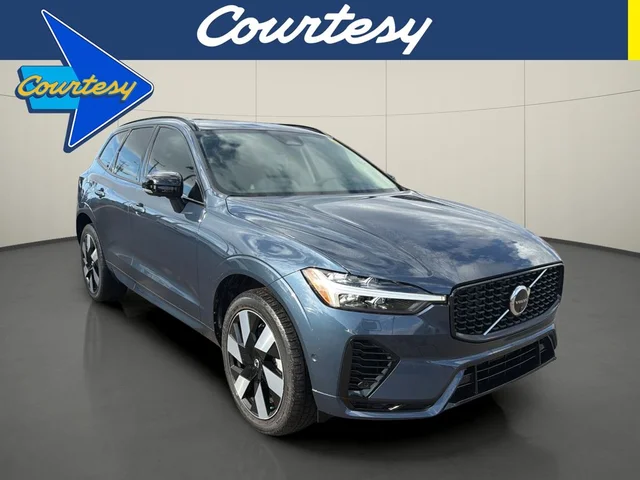 2024 Volvo XC60 Recharge Plug-In Hybrid T8 Plus Dark Theme