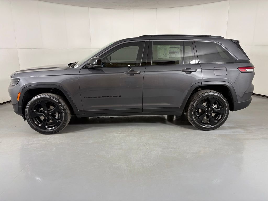 New 2026 Baltic Gray Metallic Clearcoat Jeep Limited image 5