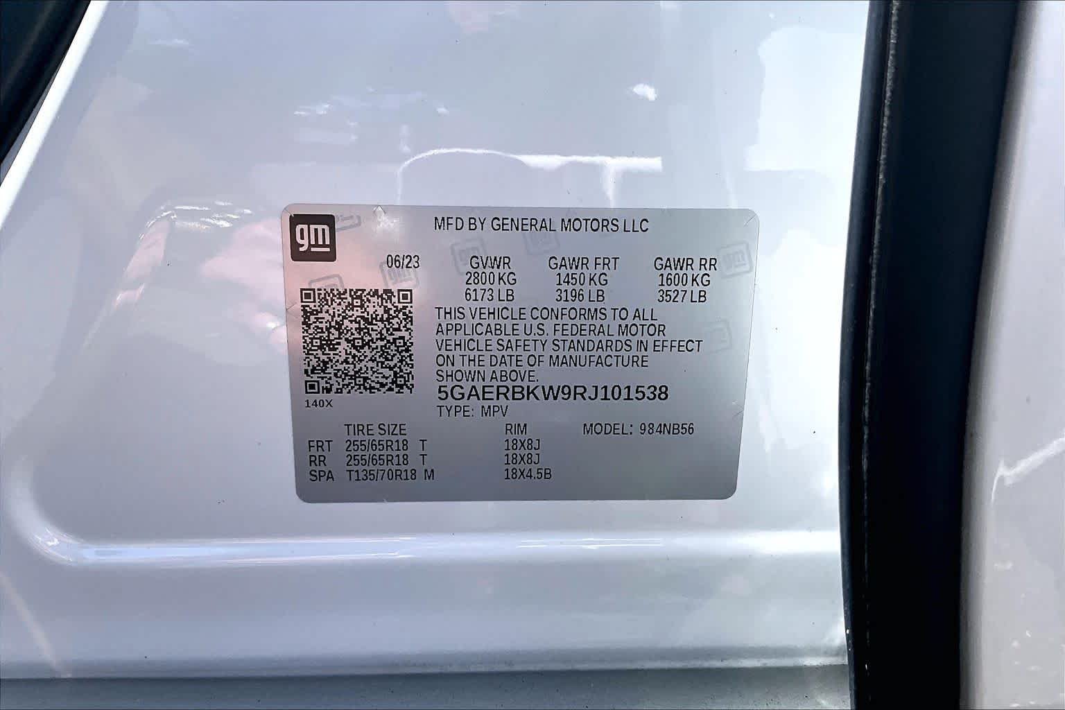 Used 2024 White Frost Tricoat Buick Essence image 65