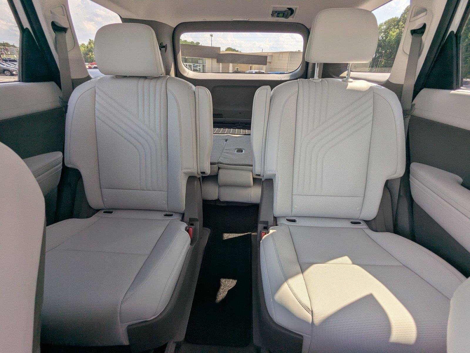 New 2027 Creamy White Pearl Hyundai SEL 7P image 20