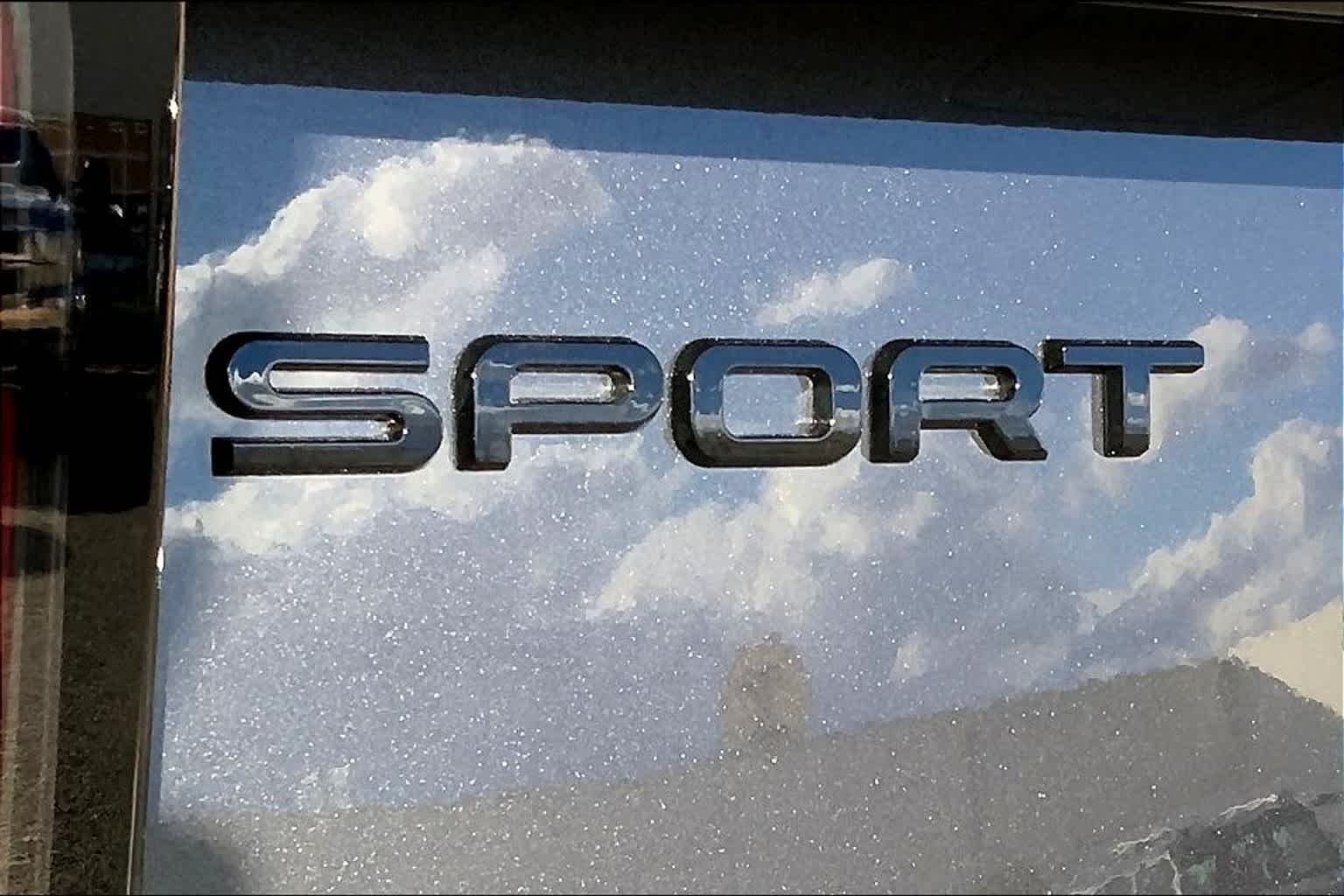 Used 2025 Carpathian Gray Premium Metallic Land Rover Dynamic SE image 15
