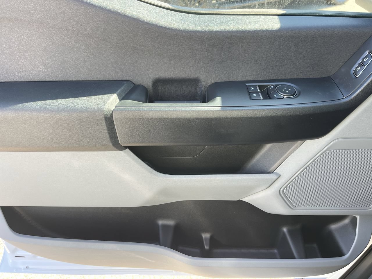 New 2026 Oxford White Ford XL image 24