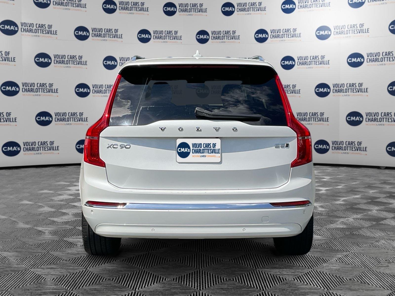 Used 2023 Crystal White Metallic Volvo Plus image 4