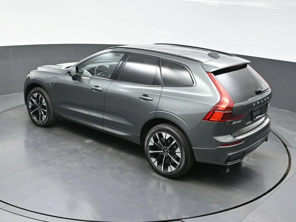 New 2027 Forest Lake Volvo T8 Plus image 35