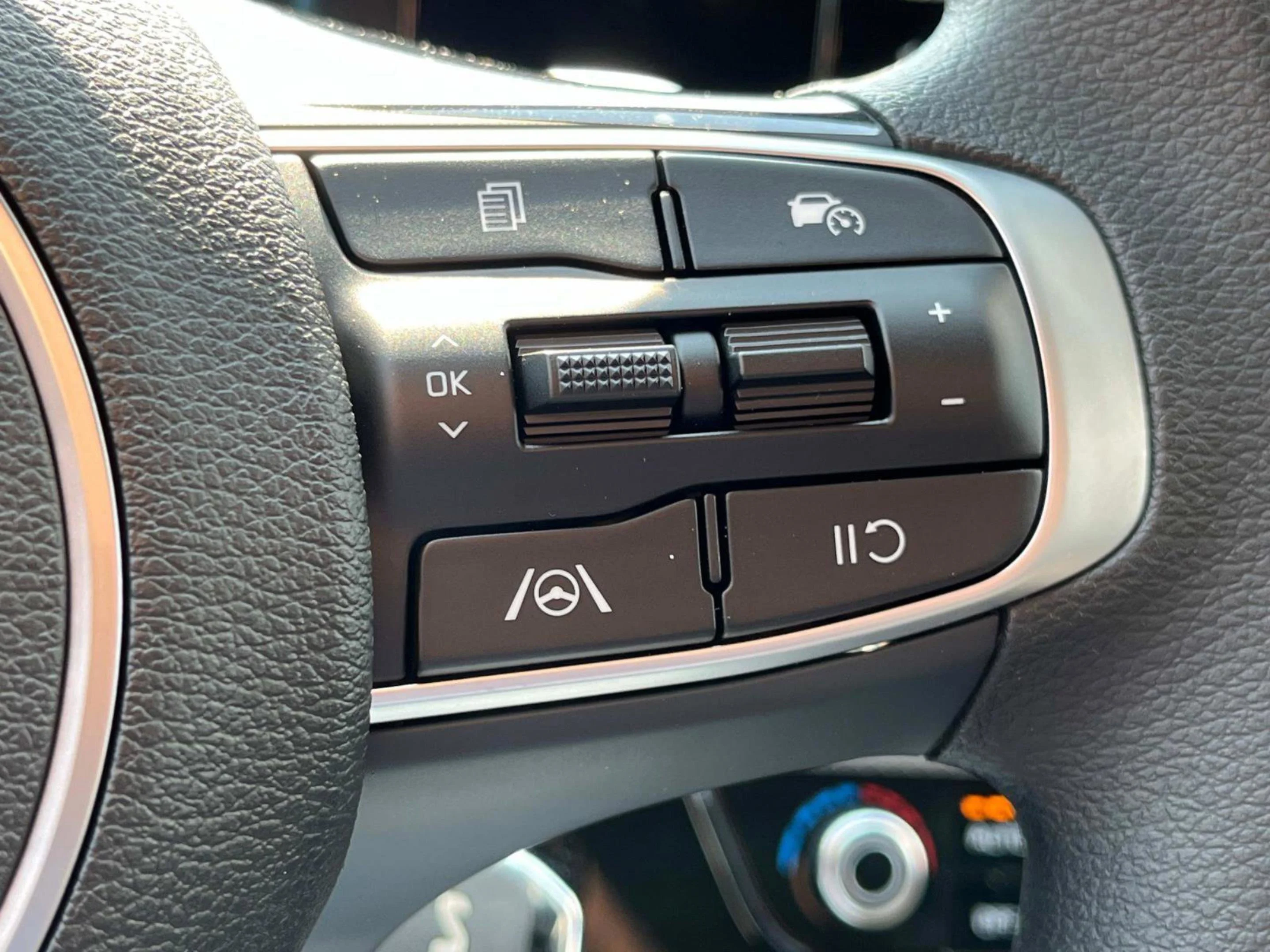 2025 Kia Sportage LX Hybrid - Photo 28
