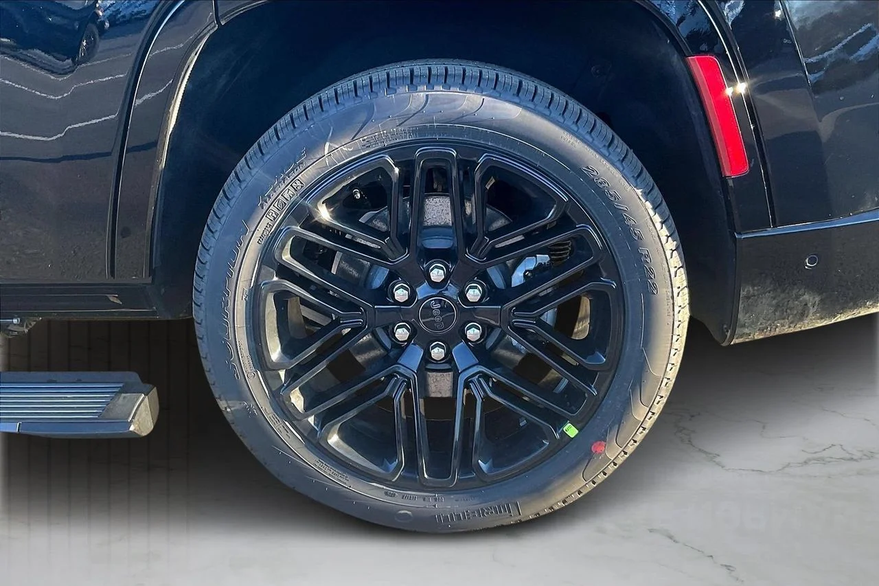New 2026 High Gloss Black Exterior Paint Jeep Limited Reserve image 37