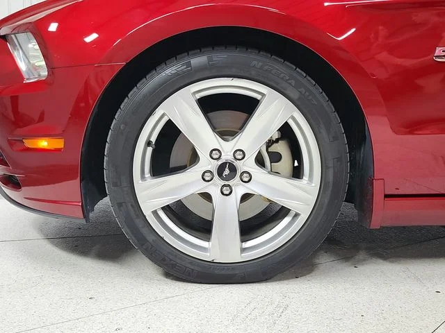 Used 2014 Red Ford GT Premium image 13