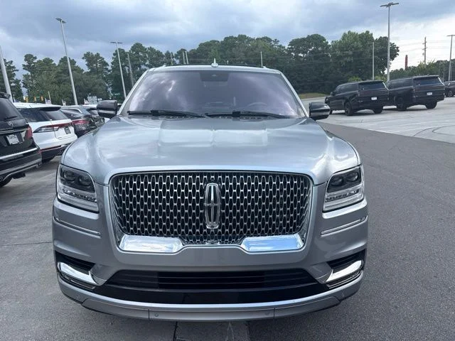 Used 2020 Silver Lincoln Reserve image 5