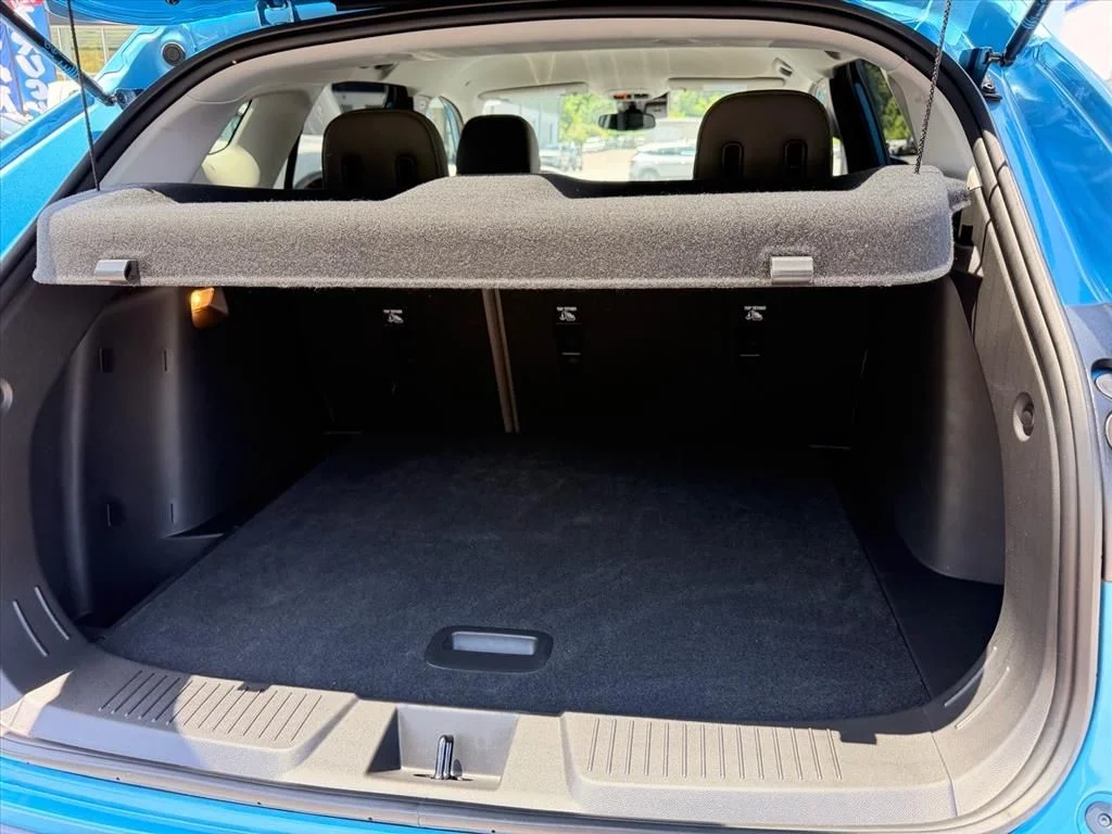 Used 2025 Blue Chevrolet ACTIV image 26