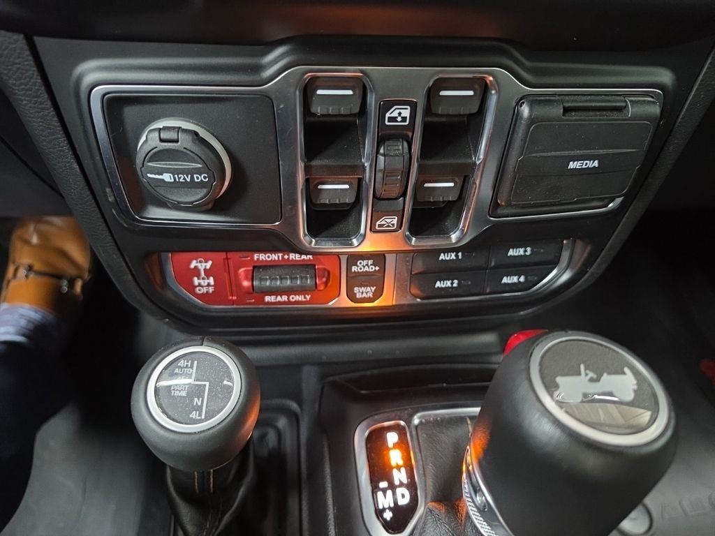 Used 2021 Snazzberry Pearlcoat Jeep Unlimited Rubicon 392 image 22