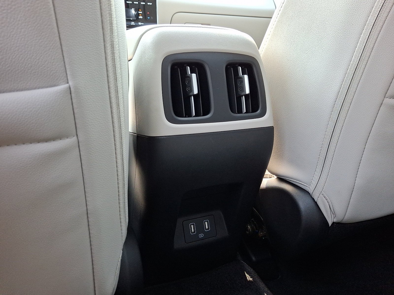 Used 2024 Dark Gray Metallic Hyundai SEL image 12