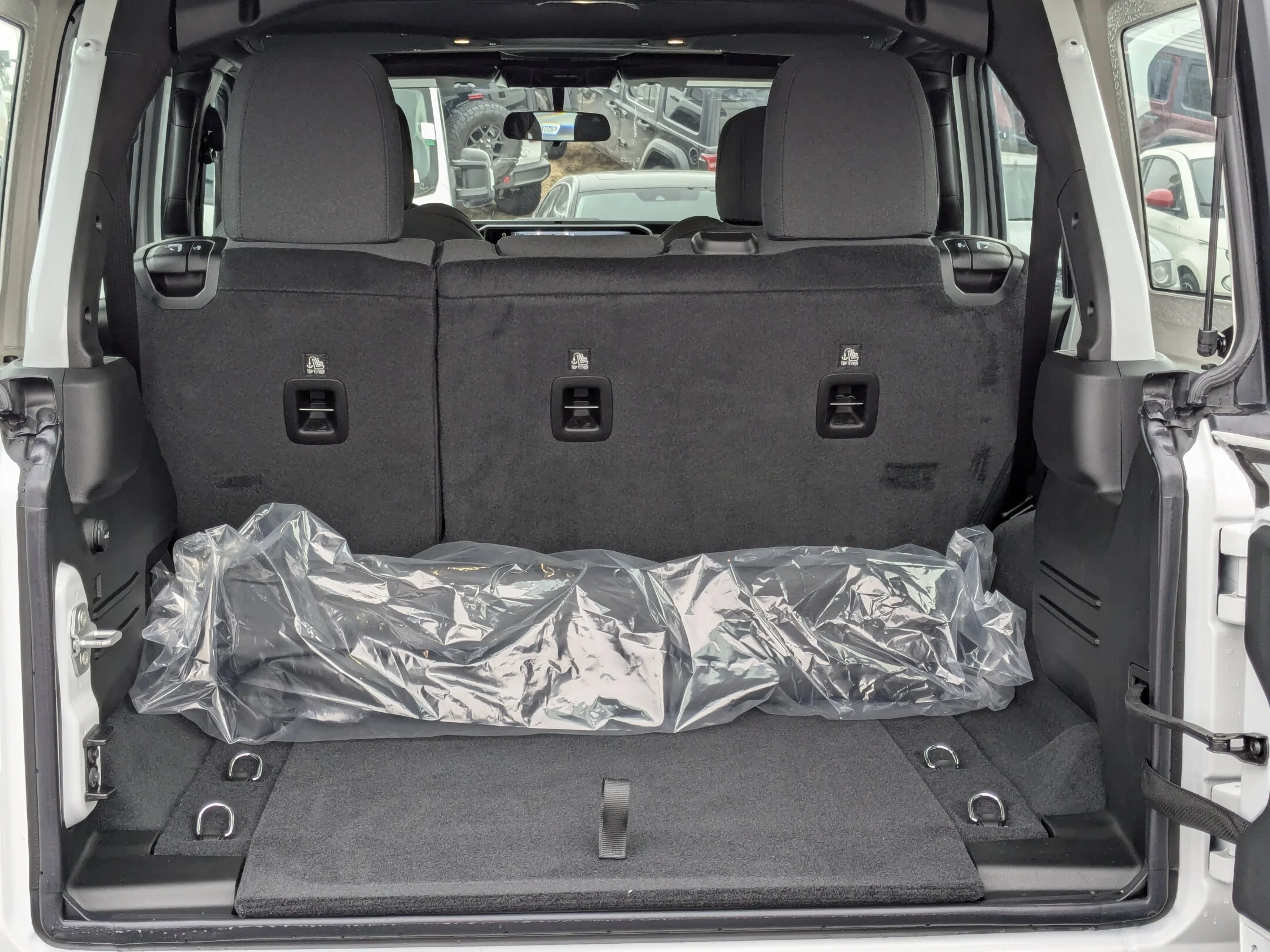 New 2026 White Jeep Sport - - Black 3-Pc Hard Top - 8-Spd Auto - 12.3 Uconnect 5 - Dana M200 Rear Axle & More! image 25