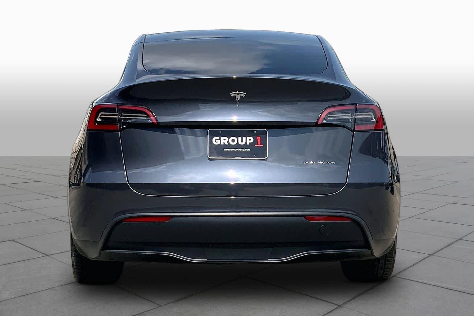 Used 2023 Deep Blue Metallic Tesla  image 4