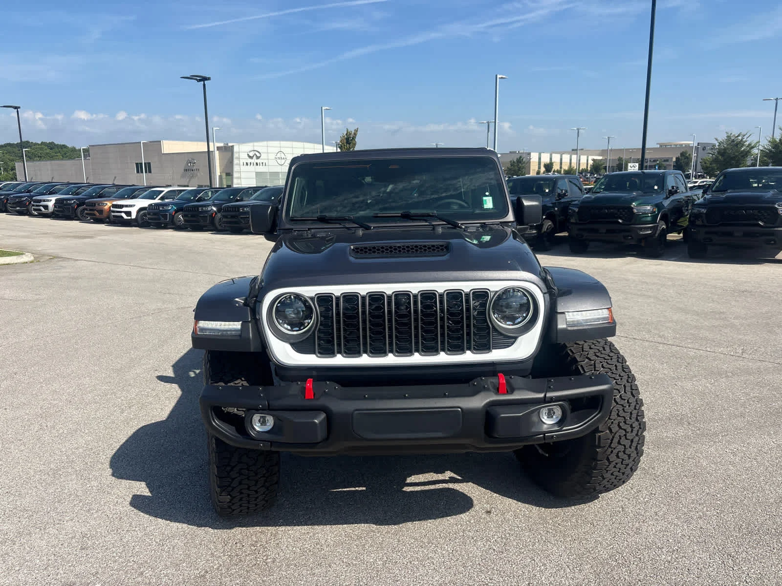 New 2026 Granite Crystal Metallic Clearcoat Jeep Rubicon X image 4