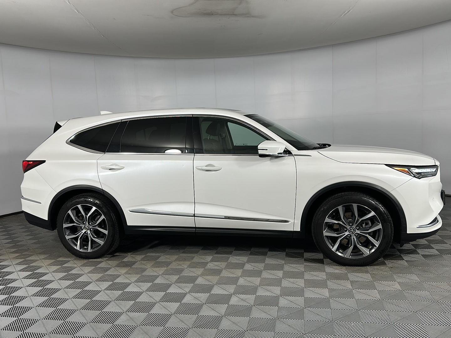 Used 2023 Platinum White Pearl Acura w/Technology Package image 28