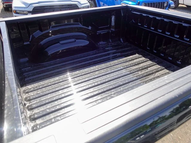 New 2026 Diamond Black Crystal Pearl-Coat Exterior Paint RAM Laramie image 10