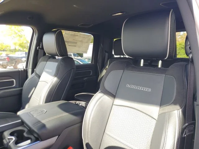 2025 RAM 3500 Laramie - Photo 14