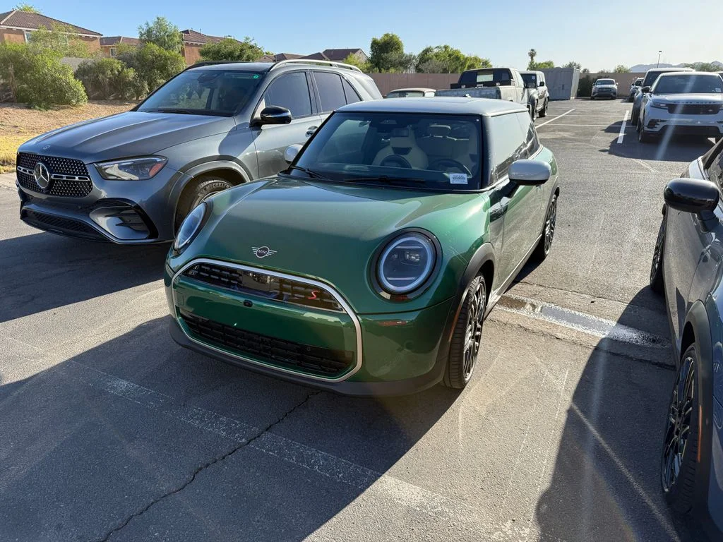 2026 MINI Hardtop Cooper S's photo