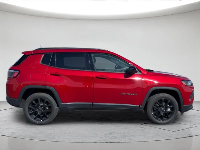 New 2026 Red Hot Pearl-Coat Exterior Paint Jeep Latitude image 6
