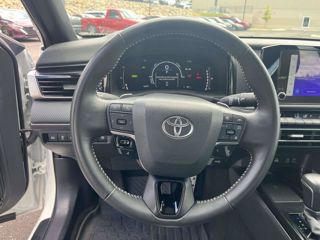 Used 2025 White Toyota SE image 13