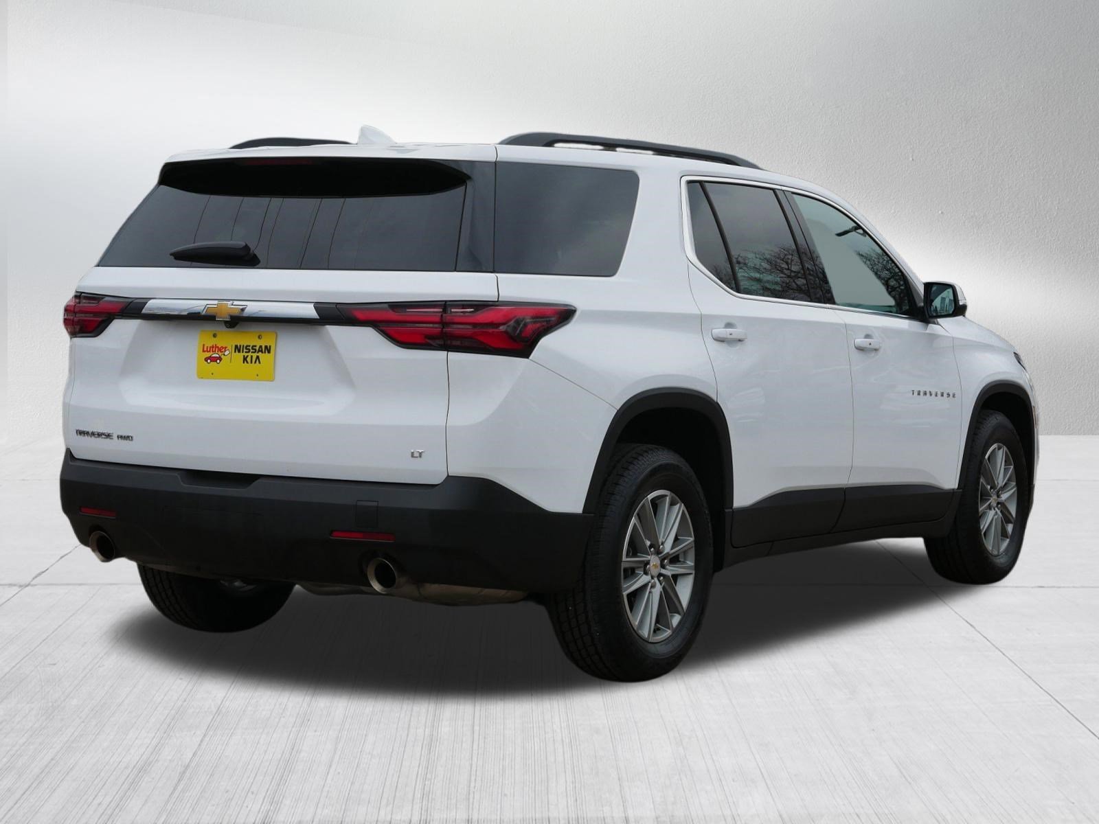 Used 2023 Summit White Chevrolet LT Cloth image 7