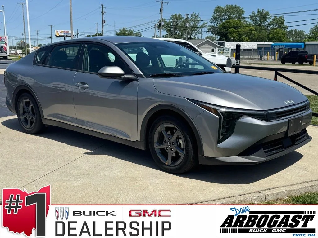 2025 Kia K4 LXS AT's photo
