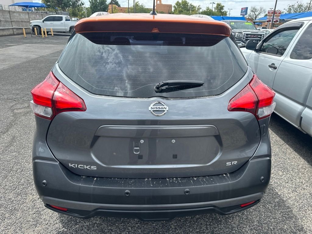 Used 2020 Gray Nissan SR image 3