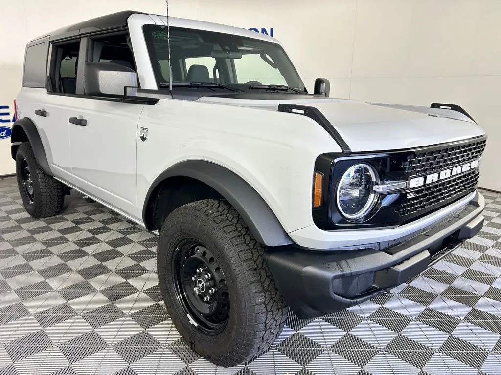 New 2026 White Ford Big Bend image 3