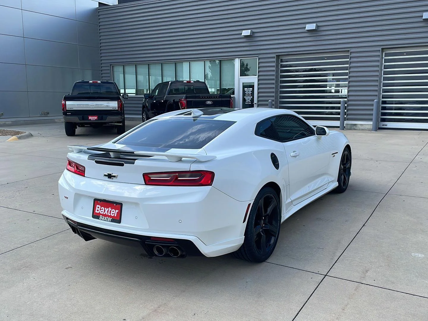 Used 2018 Summit White Chevrolet 2SS image 9