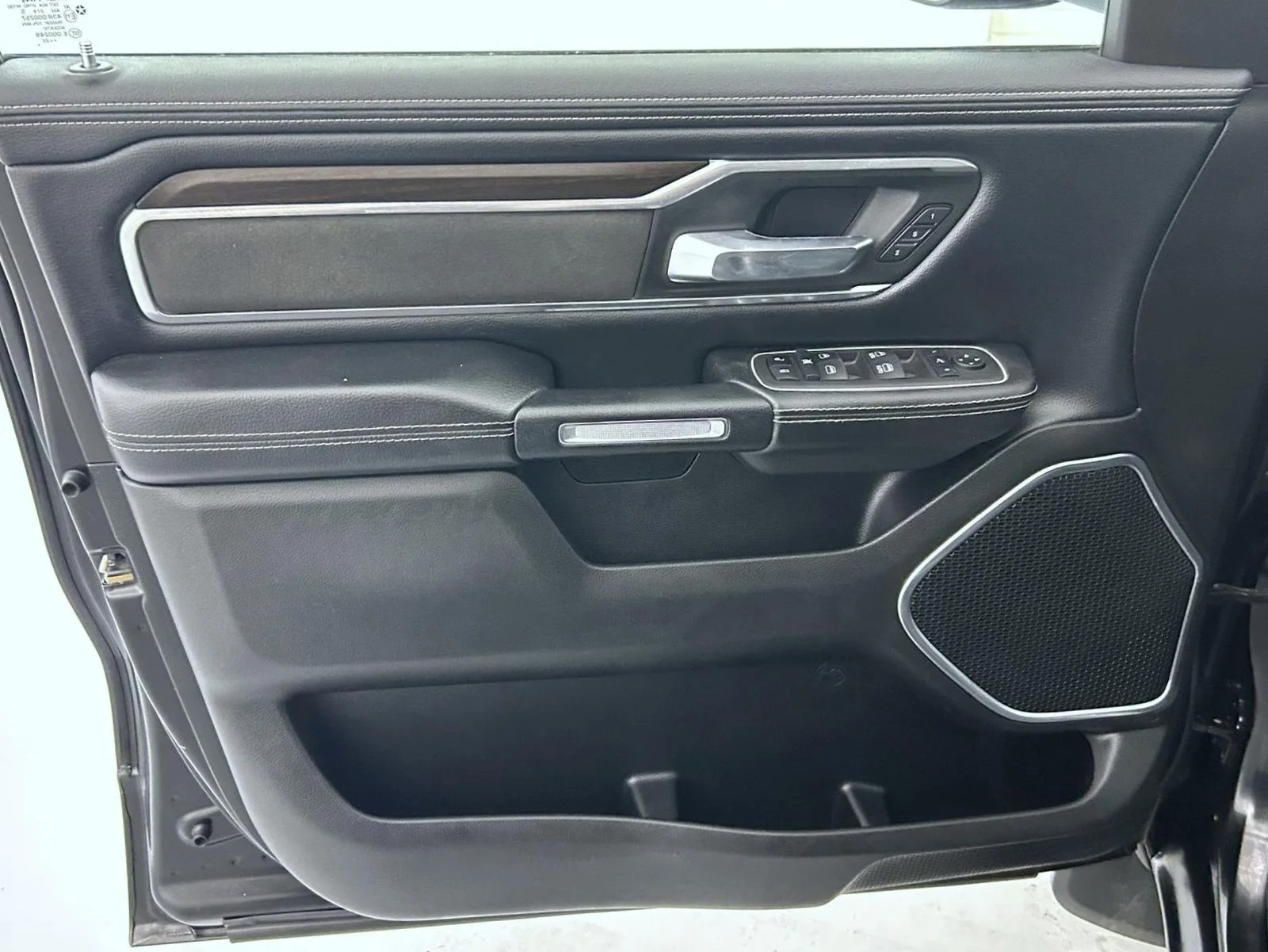 Used 2022 Black Ram Laramie image 9