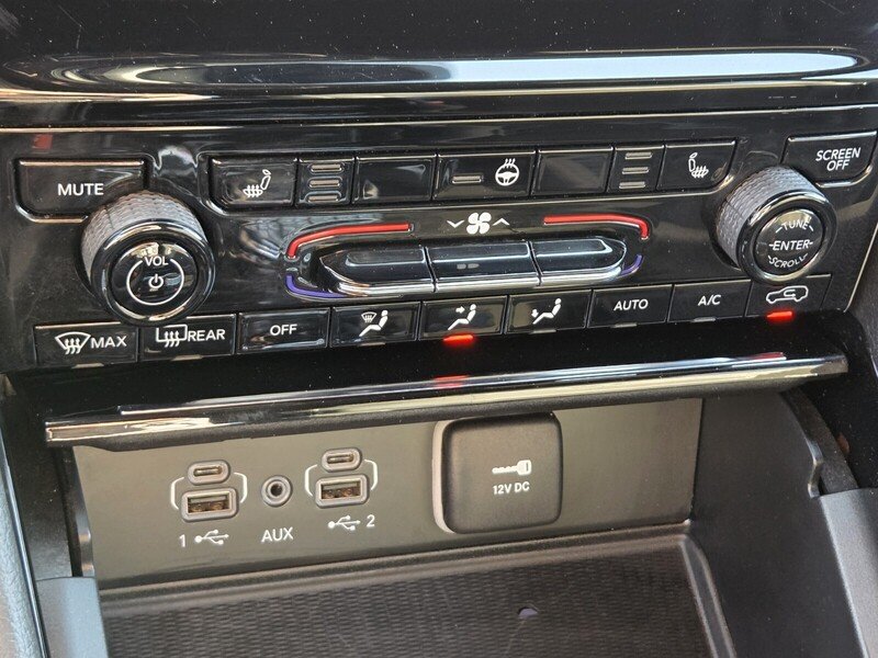 Used 2023 White Jeep Altitude X image 30