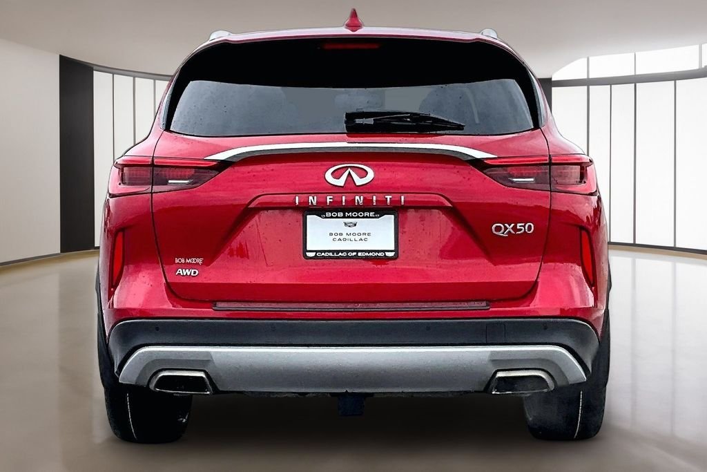 Used 2022 Red INFINITI Autograph image 4