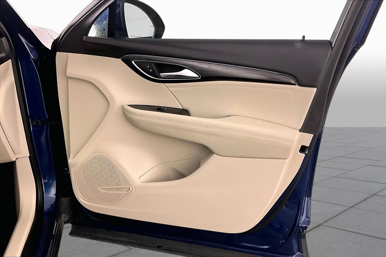 Used 2023 Sapphire Metallic Buick Preferred image 21