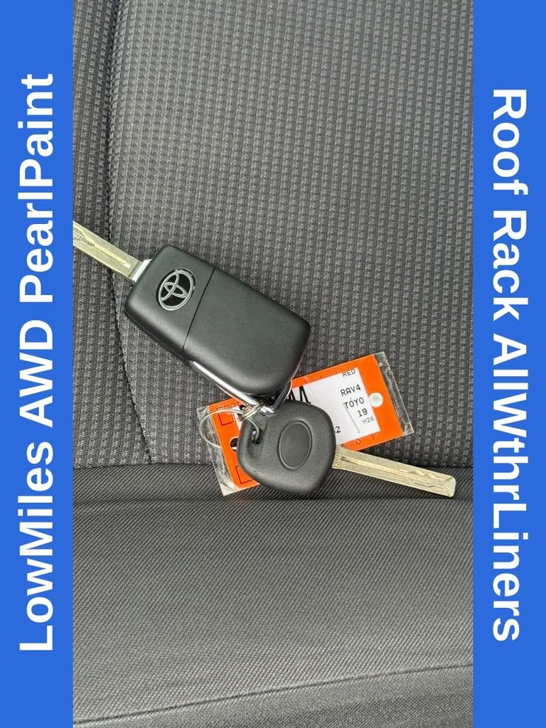 Used 2019 Pearl Toyota LE image 28