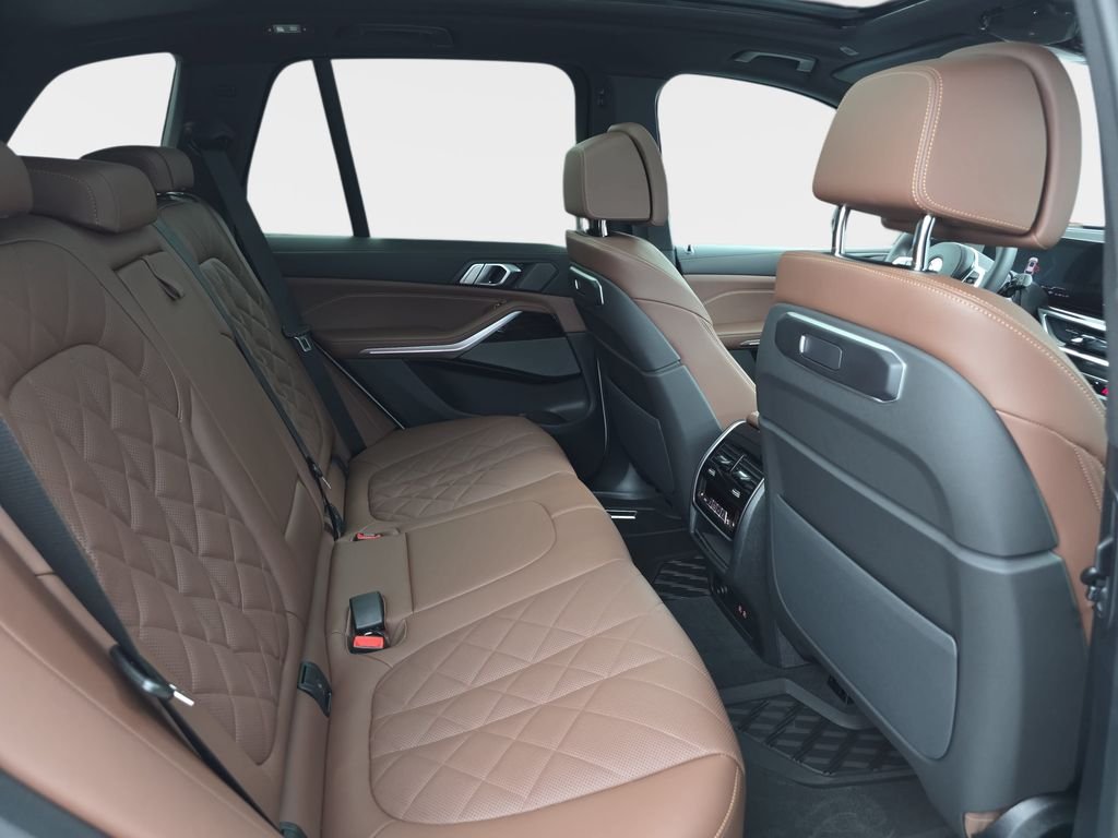 New 2026 Alpine White BMW xDrive40i image 11