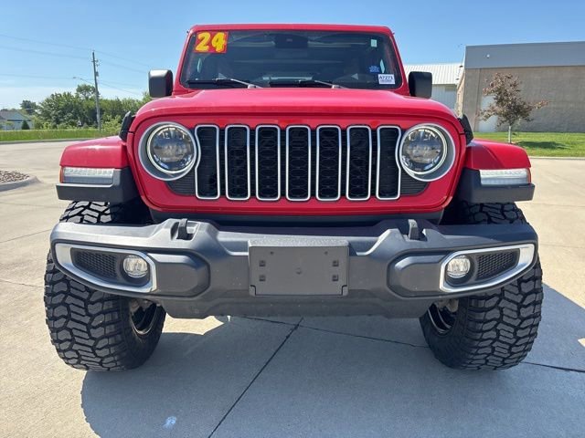 Used 2024 Red Jeep Sahara image 24