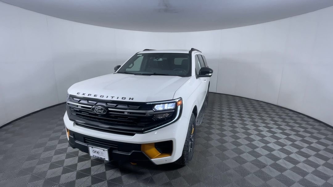New 2026 Star White Metallic Tri-Coat Ford Tremor image 3