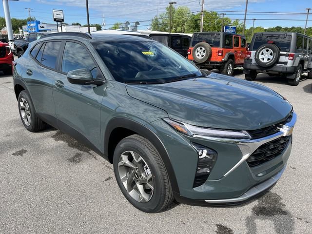 2026 Chevrolet Trax LT Gray at Nick Chevrolet