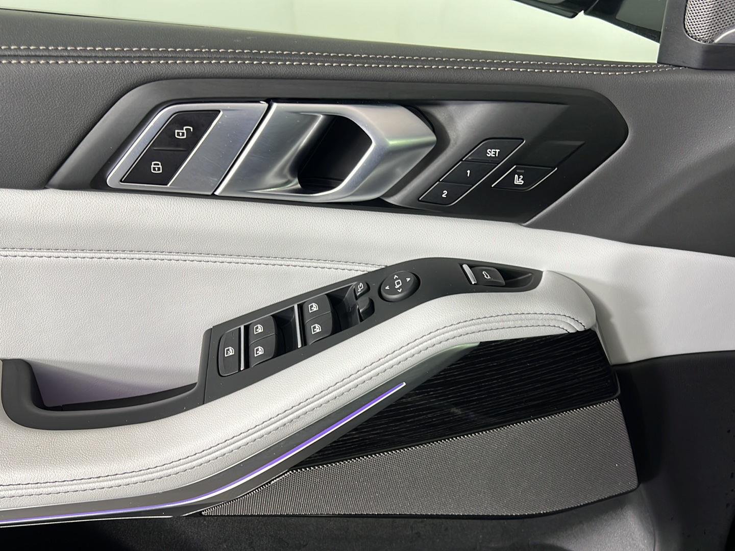 New 2026 Black Sapphire Metallic BMW xDrive40i image 16