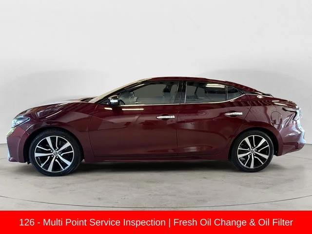 Used 2021 Red Nissan SV image 2