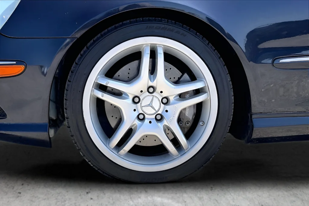Used 2009 Blue Mercedes-Benz CLK 550 image 32