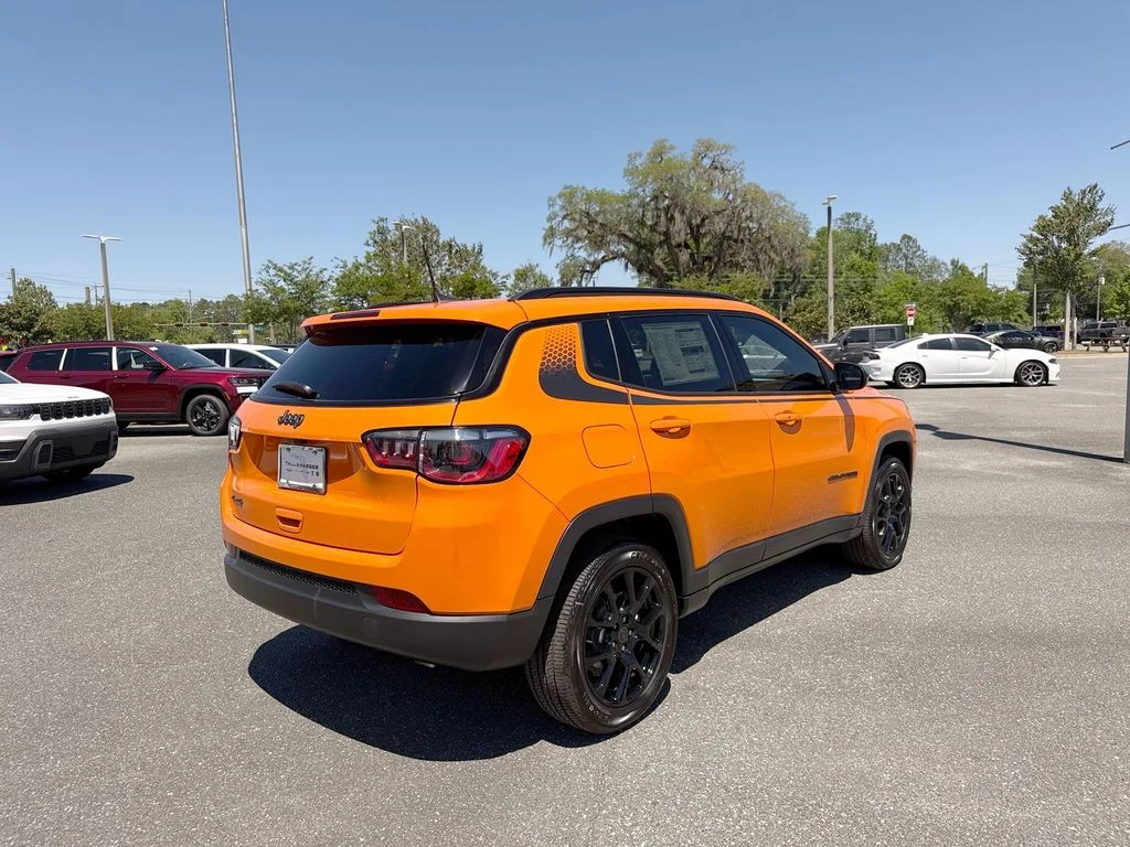 New 2026 Joose Exterior Paint Jeep Latitude image 3