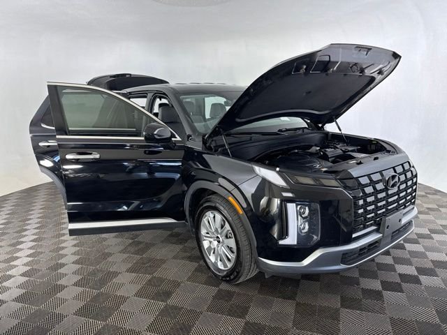 Certified Used 2025 Black Hyundai SE image 16