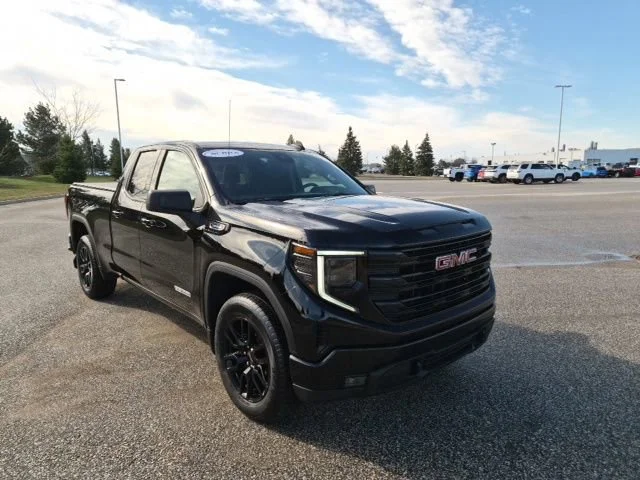 Certified Used 2025 Onyx Black GMC Elevation image 3
