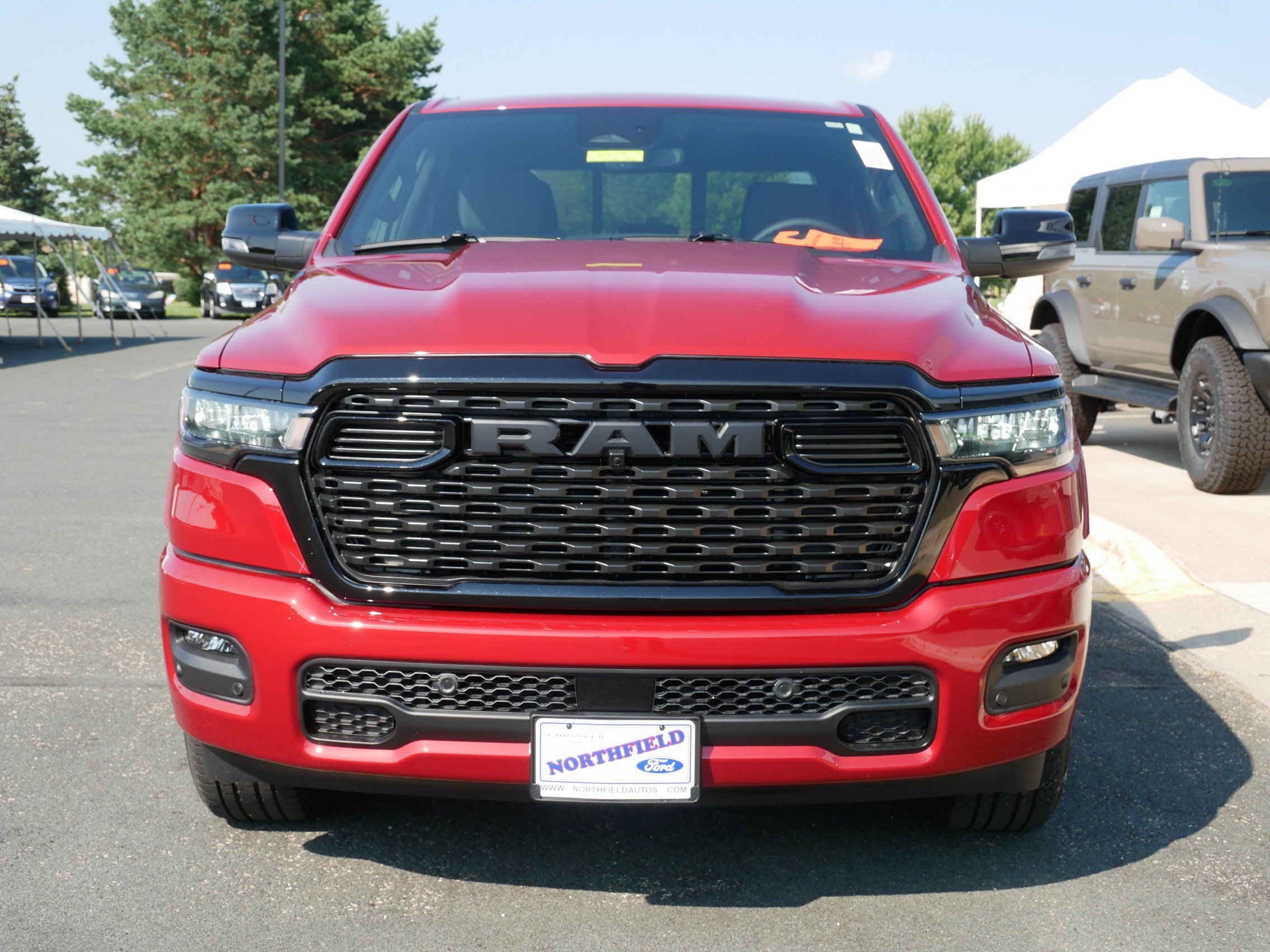New 2026 Molten Red Pearl-Coat Exterior Paint RAM Big Horn image 3