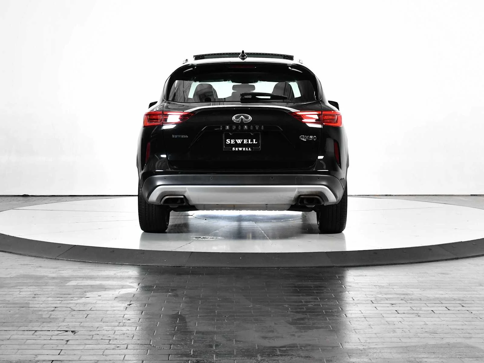 Used 2019 Black Obsidian INFINITI ESSENTIAL image 4