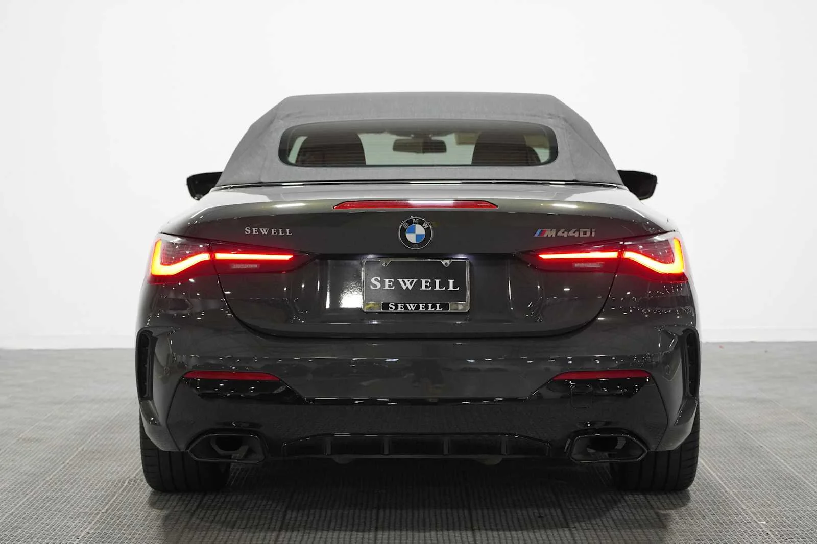 Used 2022 Dravit Grey Metallic BMW M440i image 5