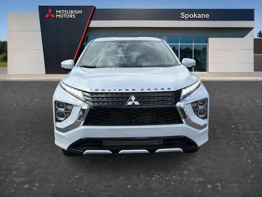 New 2026 White Diamond Mitsubishi SEL AWD image 2