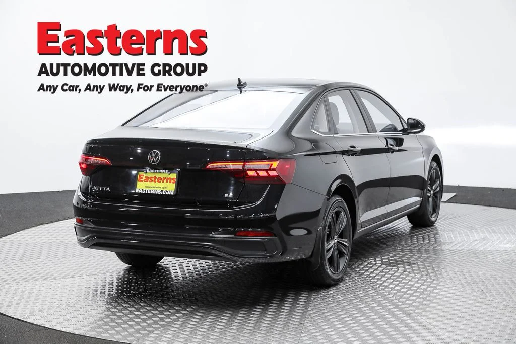 Used 2024 Black Volkswagen 1.5T SE image 5
